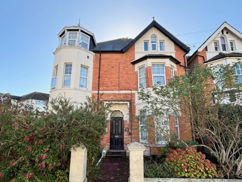 View Full Details for Wickham Avenue, Bexhill on Sea, East Sussex